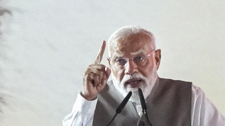 Pariwarvaadi parties unwilling to allow Indian women to reach Assembly, Parliament: PM