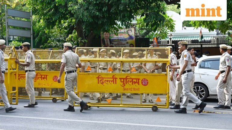 Doctor, lawyer, lover: Man with multiple fake identities duped over 500 women of ₹2 crore, arrested in Delhi | Today’s news