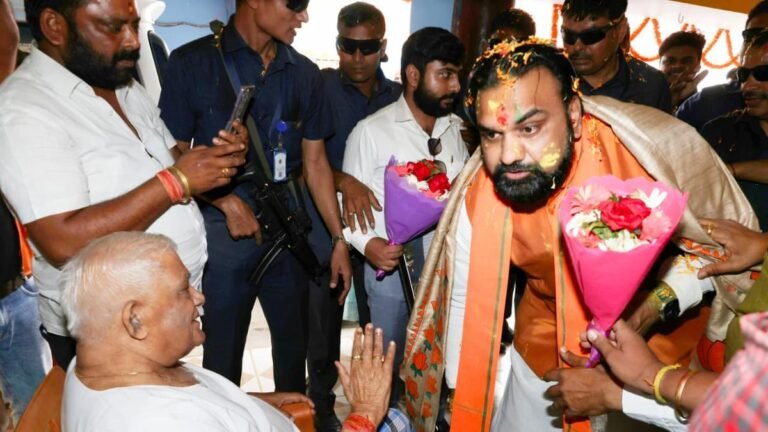 Will take strict action against officials who withhold files for more than a month, says Bihar CM