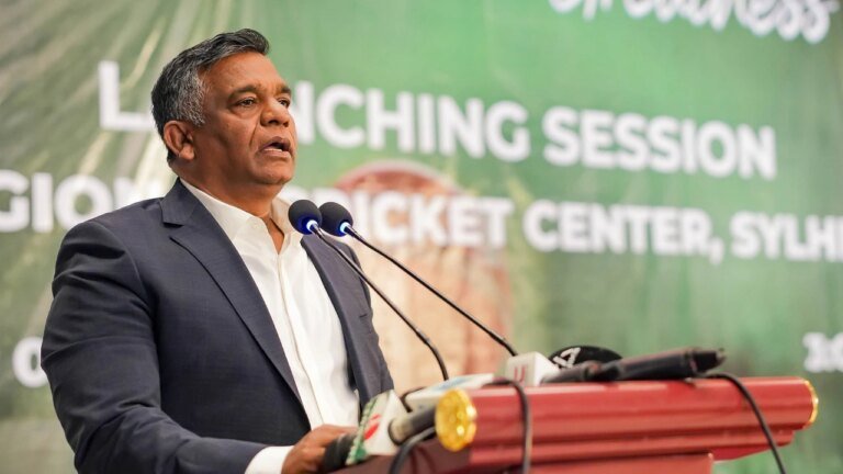 Bangladesh cricket board tries to mend BCCI ties as president Bulbul under fire