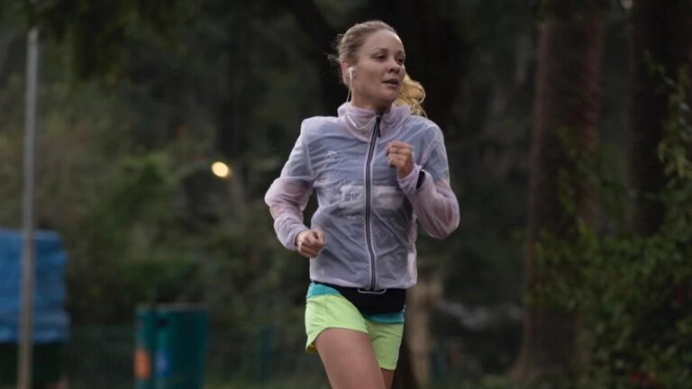 Brazilian triathlete Mara Flavia (38) died during the Ironman Texas swim