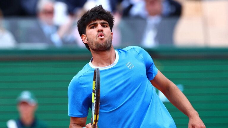 Carlos Alcaraz in the French Open fitness race, ready for a medical after injury