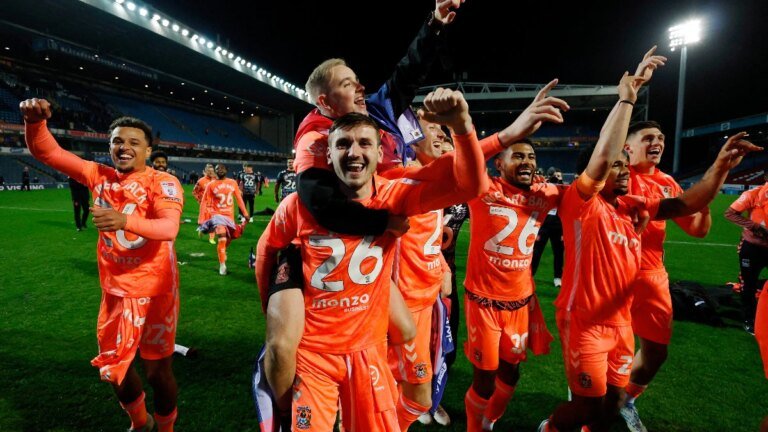 Promise kept: Frank Lampard helps Coventry secure promotion to PL after 25 years