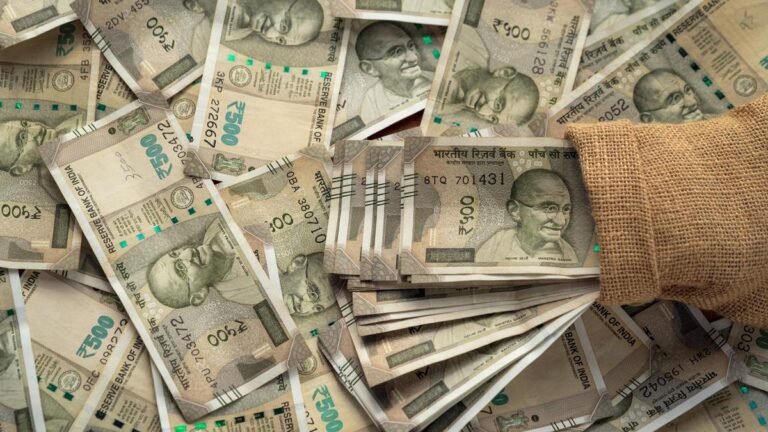 Man ordered ‘money distribution’ during polling in Bagalkot