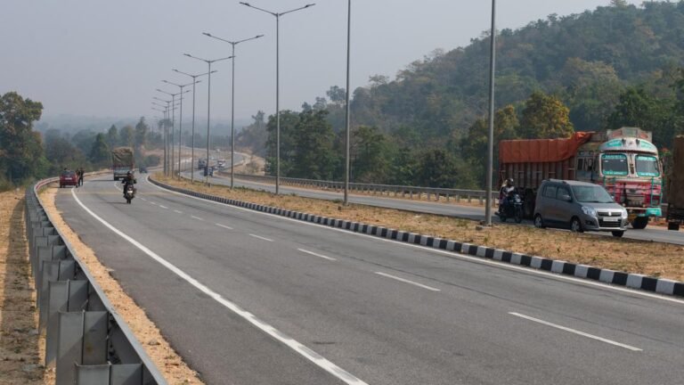 The Mumbai-Pune Missing Link project will be inaugurated on May 1