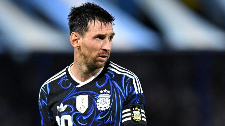 Emotional Lionel Messi breaks down in tears during Argentina final: Watch