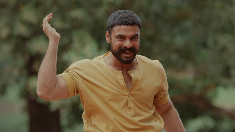 ‘Pallichattambi’ movie review: Tovin Thomas’s ahistorical period drama undone by hard-nosed attitude