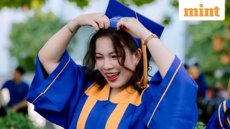 Why spend years when you can graduate in weeks? New ‘Degree-Hacking’ Trend Rocks US Colleges | Today’s news