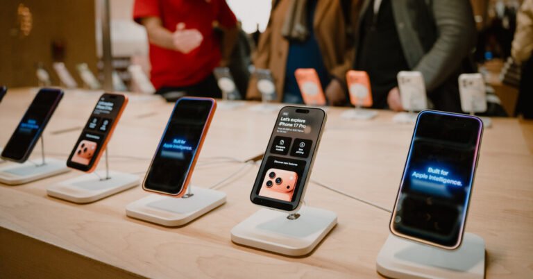 Apple reports 17% increase in sales, driven by the iPhone