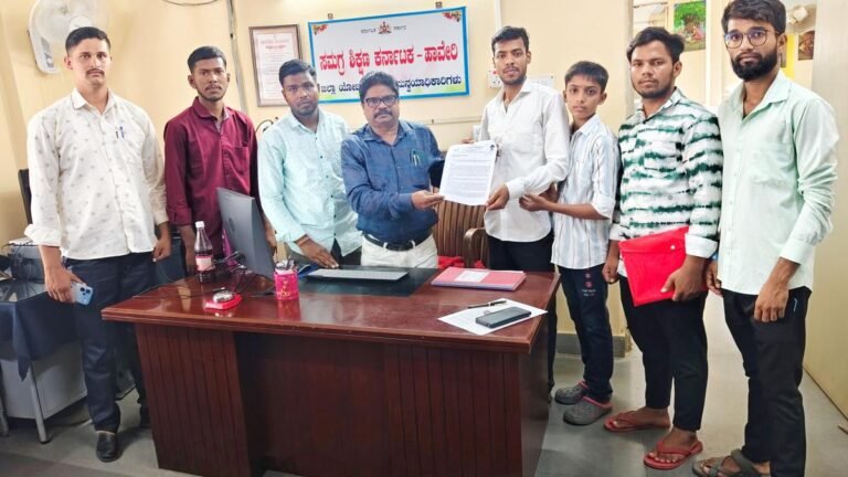 Abandon plan to close schools, say SFI members