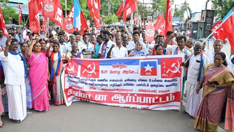 Left parties protest at VCK stage in Madurai