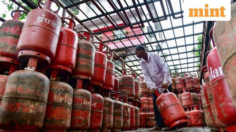 LPG cylinder rates on May 26: Here’s how much domestic and commercial gas costs in Delhi, Mumbai and Bengaluru today | Today’s news