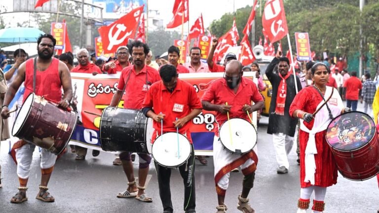 Abolish labor code, fix ₹26,000 as minimum monthly wage: Left parties at Srikakulam May Day rally