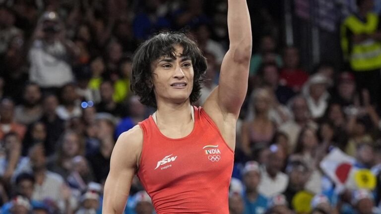 Vinesh Phogat says government is responsible for any incident in Gonda