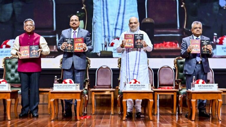 The Attorney General launches two volumes on humor in court