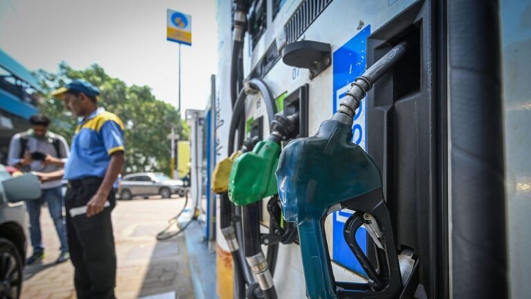 Delhi-NCR taxi, auto drivers call 3-day strike over rising CNG, petrol, diesel costs; fare revision request | Today’s news