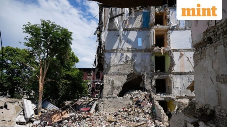 At least 2 dead as Russia strikes Kiev with Oreshnik hypersonic missile, weeks after Putin says end of war may be near | Today’s news