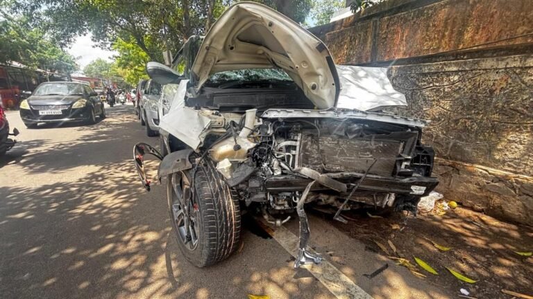 A woman killed and several injured in a multi-vehicle collision at Kowdiar in the Kerala capital