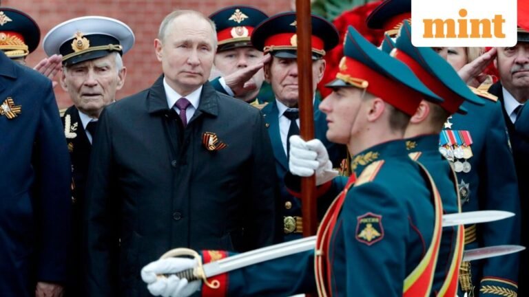 Russian elites and public are turning against Putin, former Kremlin insider warns | Today’s news