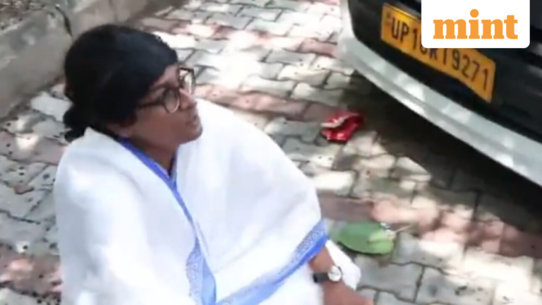 ‘Khela ho gaya’: Dressed as Mamata Banerjee, social media influencer imitates TMC chief amid saffron | Today’s news