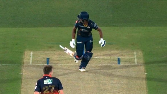 Bizarre: Sai Sudharsan throws the bat into the wicket, gets a wicket in Qualifier 1