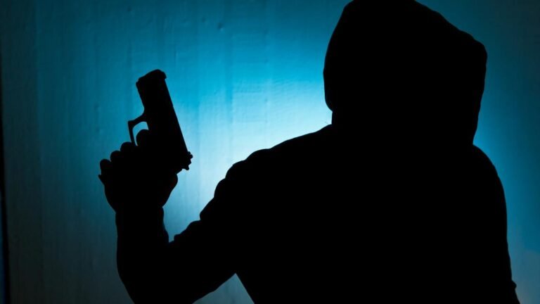 Three injured when robbers opened fire in a jewelery shop robbery in Karimnagar