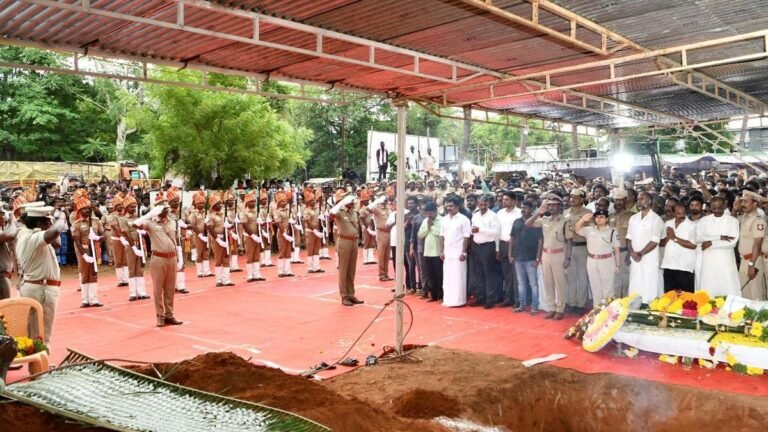 Film director Bharathiraja was enshrined with state honors in Theni district