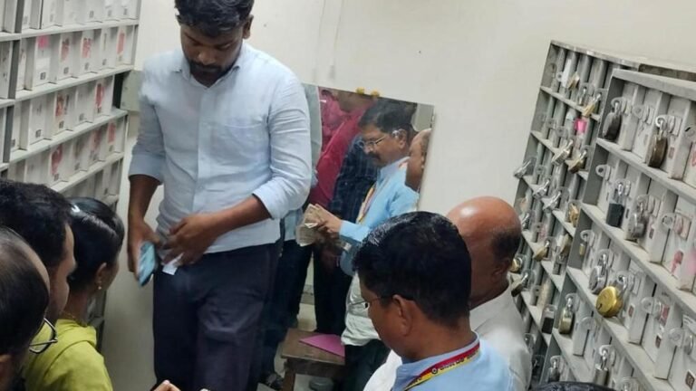 Demonetized currency, 200 grams of gold found in a retired engineer’s locker