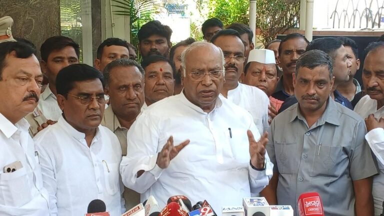 Congress on reducing the number of subsidized Ujjwala refills