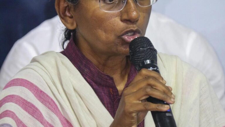 Stay vigilant about SIR, Meenakshi tells Congress workers