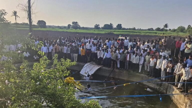 Eight dead and seven injured when a van carrying pilgrims falls into a well in Maharashtra