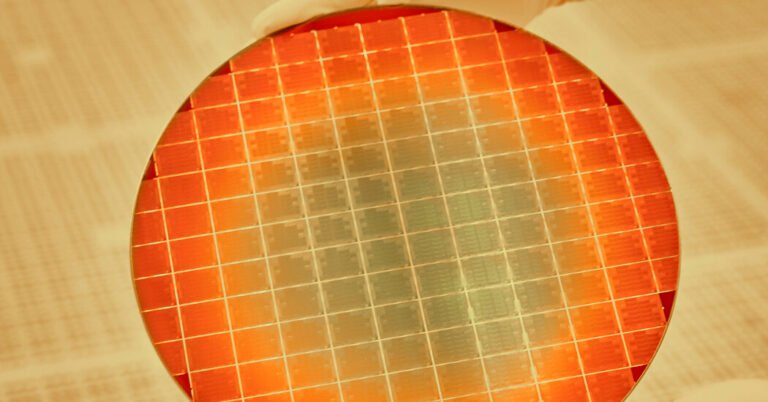 Trump says Apple will buy computer chips from Intel