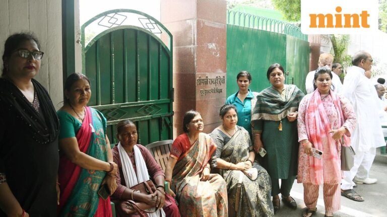 Drama unfolds outside Rabri Devi’s official residence, RJD leaders stand guard; claim ex-CM “returned” her security | Today’s news