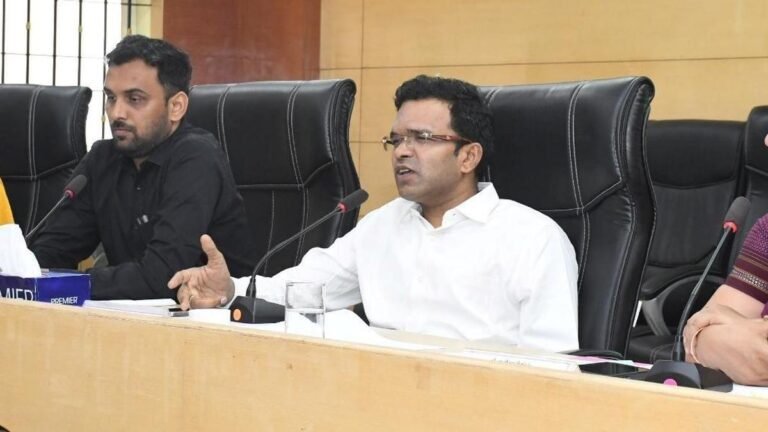 Give high priority to village development, Dharwad officials said