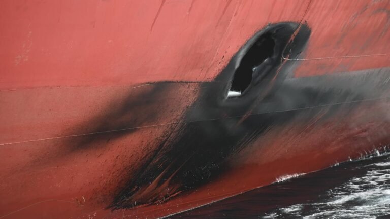 The Indian Navy safely recovers an unexploded missile warhead from an oil tanker bound for Kochi
