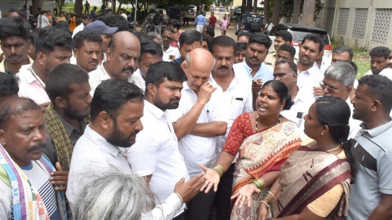 Impact of Suicide Pact: Relatives and villagers protest at the morgue