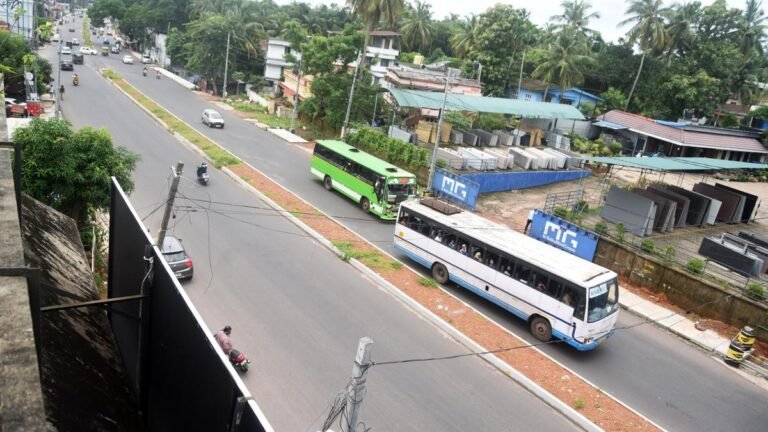 There is a growing demand for an inquiry into the Mananchira-Vellimadukkunnu road project