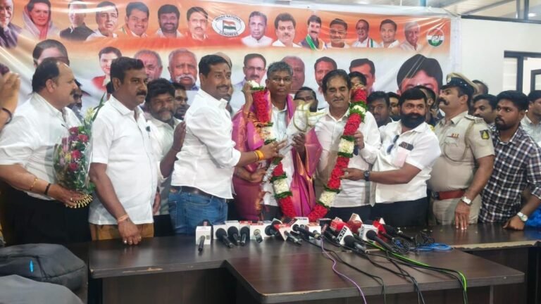 Satish Jarkiholi says there are no differences with Siddaramaiah