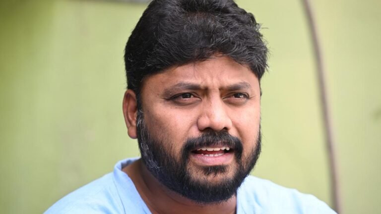 Tension as footwear throws at Congress MLA Pradeep Eshwar