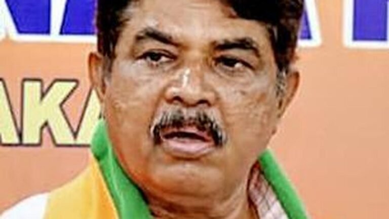 Garbage tender: Ashok urges Chief Minister DK Shivakumar to release committee report