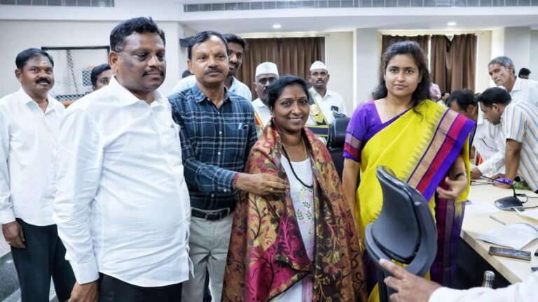 An SHG member from Hanumakonda was invited to address a gathering of local South Asians