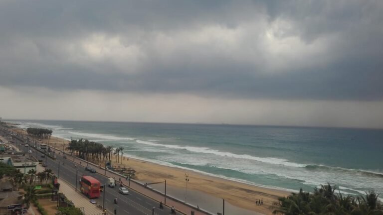 Cloudy skies, gusty winds over Visakhapatnam; IMD predicts thunderstorms