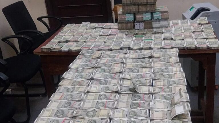 ACB finds ₹1.5 crore in cash and 12 gold biscuits in lockers linked to survey officer in DA case