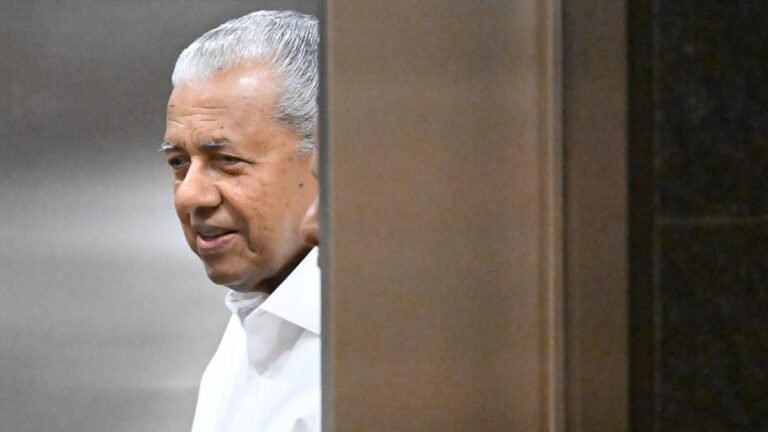 Meeting with government secretaries: Pinarayi accuses the governor of violating constitutional conventions