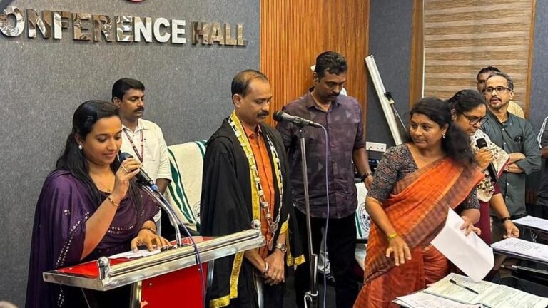 Kerala High Court invalidates oaths of 20 BJP councilors in Thiruvananthapuram Corporation, fresh oath administered to 19