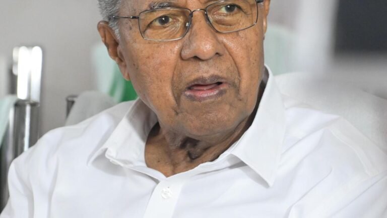 Pinarayi criticizes the composition of the panel of the Center for the Study of Demographic Change