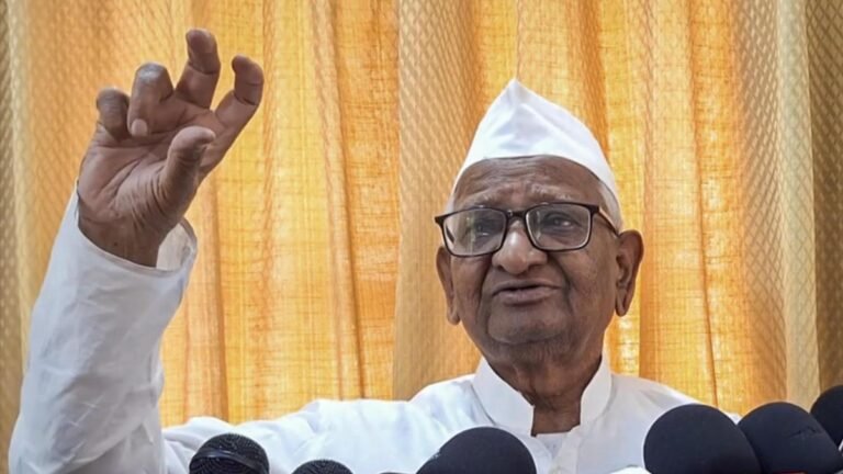 Anna Hazare warns of mass agitation if Maharashtra does not withdraw RTI amendments