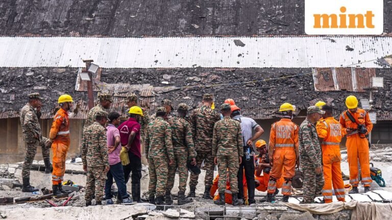 Kolkata: Nine dead, 20 injured in Taratala warehouse collapse; CM Suvendu claims that Firhad Hakim signed the construction plan | Today’s news