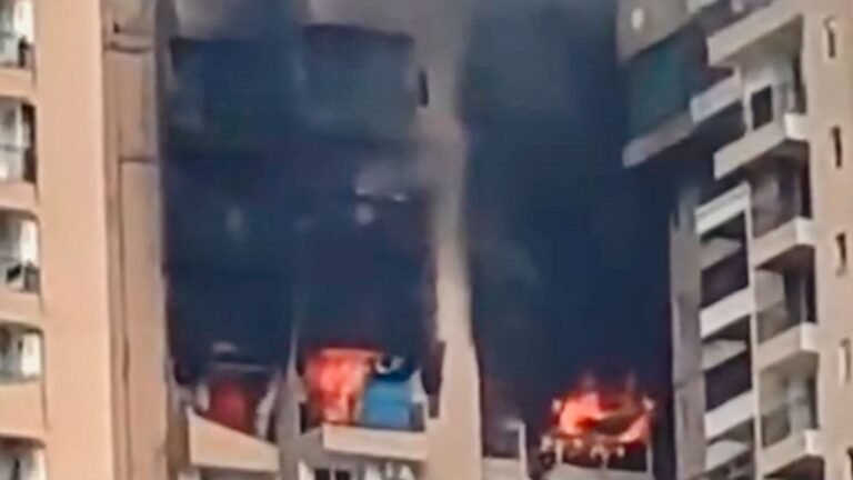 A fire breaks out in a flat in Noida’s Aranya in Sector 119; firefighters rushed to the scene | Today’s news