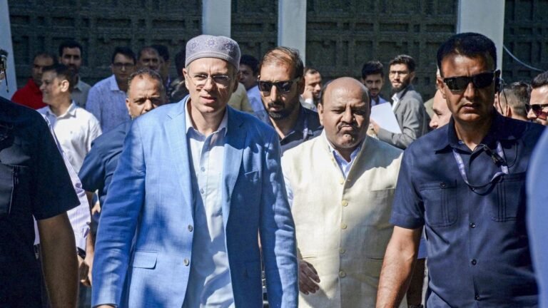 He will recall the pledge of the Center of Statehood at Jantar Mantar: Omar Abdullah